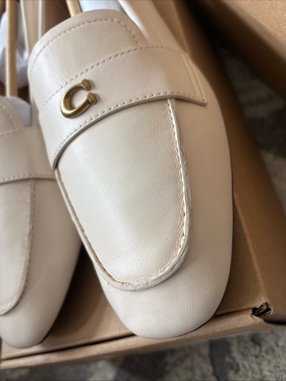 COACH Women’s Sculpted C Logo Round Toe Leather Loafers Chalk Color Size-7.5 New - Picture 8 of 12